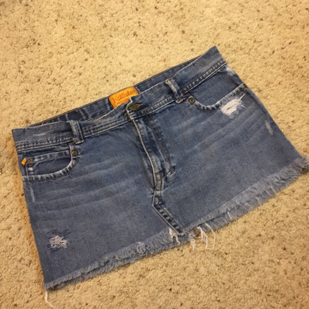 Great cond Hollister distressed jean skirt - Picture 4 of 8